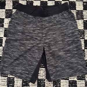 Men’s Black/White Lululemon Athletic Shorts Size M